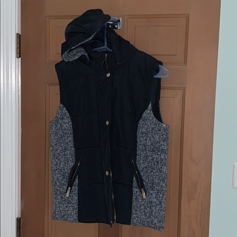 EUC Navy Women’s hooded vest